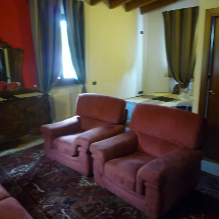 Bed & Breakfast Sixteen *